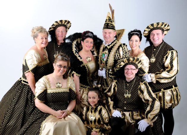 2013 Prinz Peter II. und Prinzessin Biggi I. mit Hofstaat